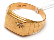 Jewellery, Signet ring 18K 4,2g Ø19 1/2 scratched, in auction: Pawn – Tuesday 23 April 2019