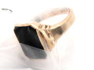 Lot, Lot of gold 18K gross weight 7g Ø19¾, engraved with stone, in auction: Pawn – Tuesday 23 April 2019