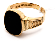 Jewellery, Signet ring 18K 5,4g Ø20¾ with stone, in auction: Pawn – Tuesday 23 April 2019
