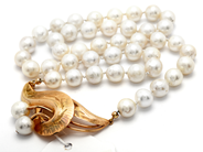 Jewellery, Pearl necklace with pendant 18K, cultured freshwater pearls, in auction: Pawn – Tuesday 23 April 2019