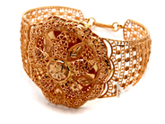 Jewellery - Bangle 21K 22,2g Ø5,8cm openable with pattern, some worn on backpart - View 1