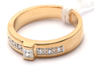 Jewellery, Ring 18K 5,0g Ø16¼, with diamonds 6xca0,01ct & princess cut 1xca010ct, in auction: Pawn – Tuesday 17 December 2019