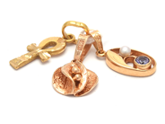 Lot, Pendants 3 items 18K 3,2g , in auction: Pawn – Tuesday 21 January 2020