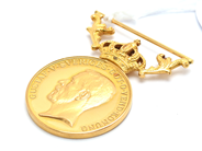 Jewellery, Medal 20K engraved 12,8g, in auction: Pawn – Tuesday 21 January 2020
