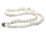 Jewellery, Pearl necklace with silver clasp 42cm approx 7mm pearls, in auction: Pawn – Tuesday 21 January 2020
