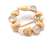 Jewellery, Brooch 18K 3,7g 2,8cm with stones and pearls, in auction: Pawn – Tuesday 21 January 2020