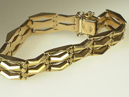 Jewellery, BRACELET, 18 k gold weight 22 gram length approx 20 cm, in auction: Christmas – Saturday 14 December 2002
