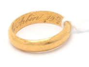 Lot, Ring 23K 6,6g Ø17½ engraved, in auction: Pawn – Tuesday 21 April 2020
