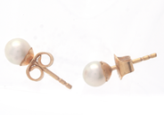 Jewellery, Earrings 18K 0,8g with pearls, in auction: Pawn – Tuesday 21 April 2020