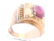 Lot, Ring 18K 10g with stone, engraved and broken, in auction: Pawn – Tuesday 21 April 2020