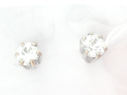 Jewellery, Earrings one pair 18K 1,3g white gold with stones, in auction: Pawn – Tuesday 21 April 2020