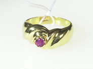 Jewellery, RING, 18K gold with red synthetic stone ringsize 17 1/2 mm., in auction: Christmas – Saturday 14 December 2002