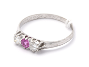 Jewellery, Ring 18K 2,2g Ø18½, with stone & diamonds 2xca0,16ct, in auction: Pawn – Tuesday 2 June 2020
