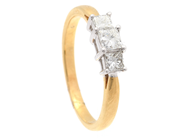 Jewellery, THREE STONE RING, 18K gold, in auction: Lilla jewellery – Thursday 4 June 2020