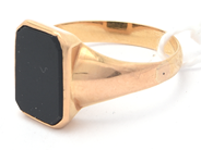 Lot, Ring skew with stone 18K brv 3,3g, in auction: Pawn – Tuesday 16 June 2020