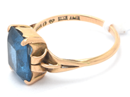 Jewellery, Ring 18K 3,7g Ø17¾ with blue stone, stone somewhat notched, in auction: Pawn – Tuesday 8 September 2020