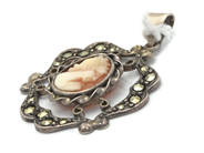 Jewellery, Pendant S830 3,7g with stones and came, in auction: Pawn – Tuesday 8 September 2020