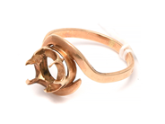 Lot, Ring 14K 2,4g missing stone, skew, in auction: Pawn – Tuesday 8 September 2020