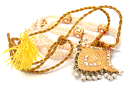 Lot, Necklace 21K brv 21,8g with imitation pearls and guldsnöre, in auction: Pawn – Tuesday 13 October 2020