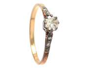Jewellery, RING, 18K gold/platinum, in auction: Lilla jewellery – Thursday 22 October 2020