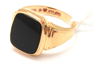 Jewellery, Gentleman´s ring 18K brv 4,4g Ø20, with stone, in auction: Pawn – Tuesday 11 January 2022