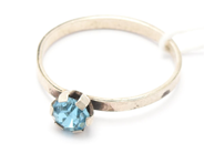 Lot, Ring S830 brv:0,9g Ø16 with blue stone, skew, in auction: Pawn – Tuesday 29 March 2022