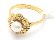 Jewellery, Ring 18K 2,8g with cultured pearl Ø16¾, in auction: Pawn – Tuesday 29 March 2022