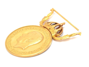 Lot, Medal 21K 13,5g height: 42mm width: 28-34mm, engraved, in auction: Pawn – Tuesday 30 August 2022