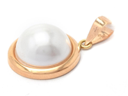 Jewellery, Pendant 18K 0,8g with plastkula height approx.: 18mm, in auction: Pawn – Tuesday 30 August 2022