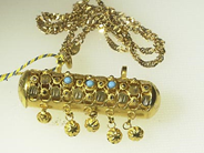 Pawnitems, 1 necklace with pendant 22K     47 cm.. weight 9g, in auction: Pawn – Saturday 18 October 2003