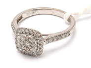 Jewellery, Ring 18K 3,8g Ø17¼ with diamonds 1xca0,03ct 4xca0,02ct 4xca0,01ct 32xca0,005ct, in auction: Pawn – Tuesday 20 September 2022
