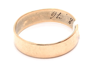 Lot, Ring 18K 4,2g damaged with engraving , in auction: Pawn – Tuesday 7 March 2023
