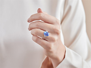 Jewellery - THREE STONE RING, 18K white gold - View 4