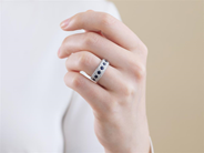 Jewellery - RING, 18K white gold with 7 blue sapphires 0,89 ctw - View 3