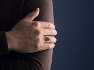Jewellery - SIGNET RING, 18K gold - View 2