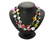 Jewellery, NECKLACE, dyed seashell, in auction: General – Tuesday 5 August