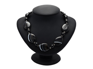 Jewellery, NECKLACE, onyx, in auction: General – Tuesday 16 September