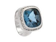 Jewellery, CLUSTER RING, 18K white gold, in auction: Classic – Saturday 30 August