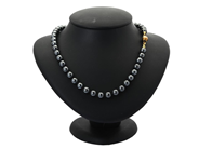 Jewellery, NECKLACE, beads of hematite, in auction: Lilla jewellery – Tuesday 23 September