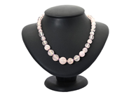 Jewellery, NECKLACE, beads in rose quartz approx. 5,1-13,1 mm, in auction: Lilla jewellery – Tuesday 23 September