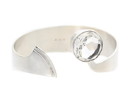 Jewellery, BANGLE, silver, in auction: Lilla jewellery – Tuesday 7 October