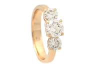 Jewellery, THREE STONE RING, 18K gold, in auction: Classic – Saturday 25 October