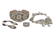 Jewellery, SET OF JEWELLERY, white metal, in auction: General – Tuesday 11 November