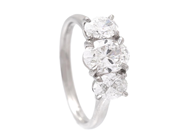 Jewellery - THREE STONE RING, platinum - View 1