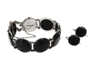 Jewellery, SET OF JEWELLERY, bracelet, in auction: Lilla jewellery – Tuesday 18 November