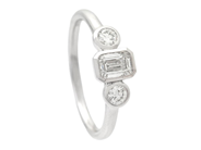 Jewellery - THREE STONE RING, 18K white gold - View 1