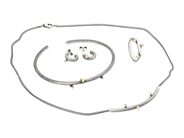 Jewellery, SET OF JEWELLERY, 4 pcs, in auction: Lilla jewellery – Tuesday 18 November