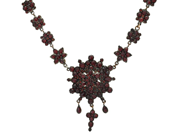 Jewellery, NECKLACE, non-precious metal, in auction: Lilla jewellery – Tuesday 2 December
