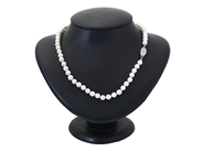 Jewellery, PEARL NECKLACE, cultured pearls 6,2 mm, in auction: Lilla jewellery – Tuesday 2 December