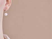 Jewellery - PEARL EARRINGS, 18K gold - View 3